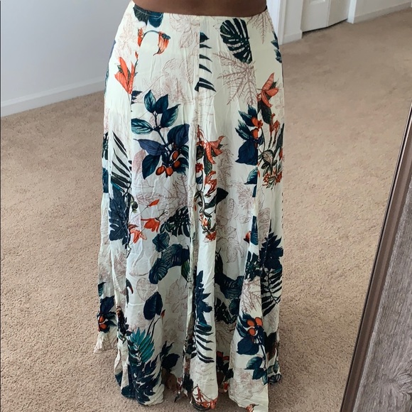 Aakaa Dresses & Skirts - Two piece Spring maxi skirt